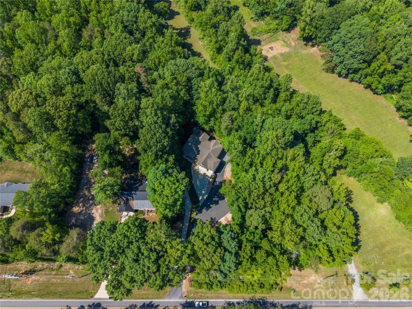 686 White Oaks Road, Mooresville, NC 28115.  MLS# CAR4377975, YatesRealty ID 25741. 