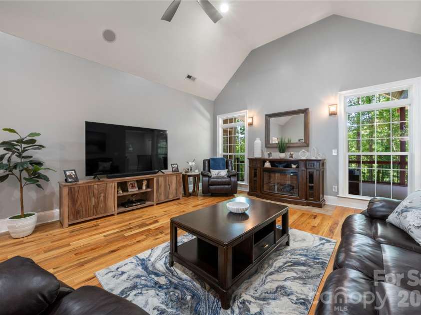 686 White Oaks Road, Mooresville, NC 28115.  MLS# CAR4377975, YatesRealty ID 25741. 