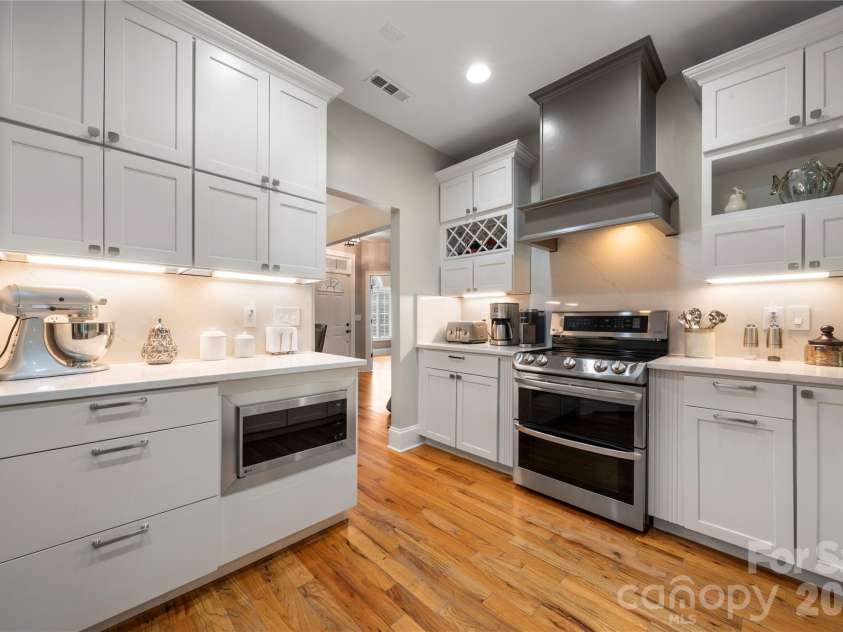 686 White Oaks Road, Mooresville, NC 28115.  MLS# CAR4377975, YatesRealty ID 25741. 