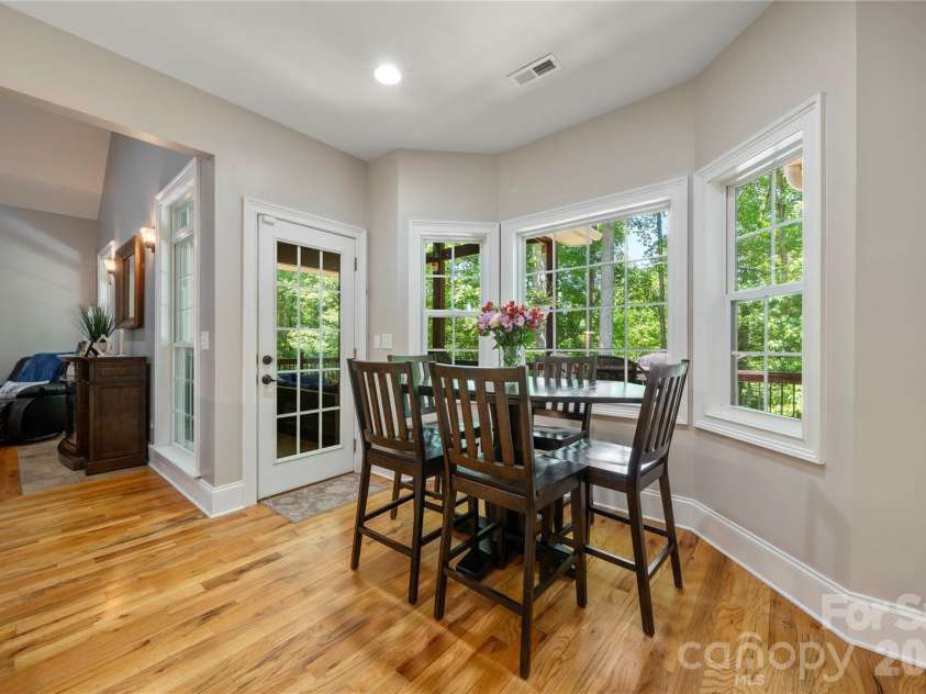 686 White Oaks Road, Mooresville, NC 28115.  MLS# CAR4377975, YatesRealty ID 25741. 