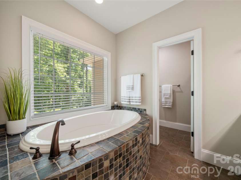 686 White Oaks Road, Mooresville, NC 28115.  MLS# CAR4377975, YatesRealty ID 25741. 