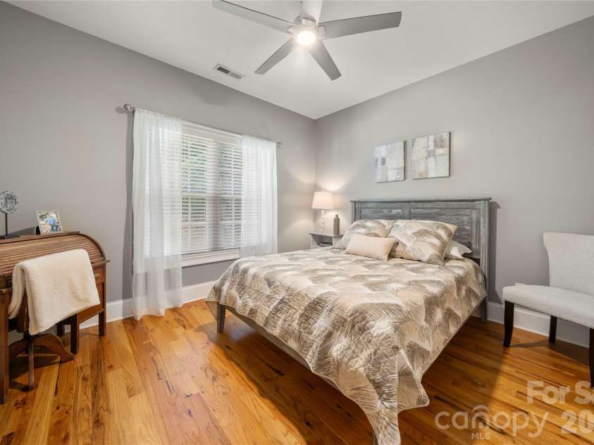 686 White Oaks Road, Mooresville, NC 28115.  MLS# CAR4377975, YatesRealty ID 25741. 