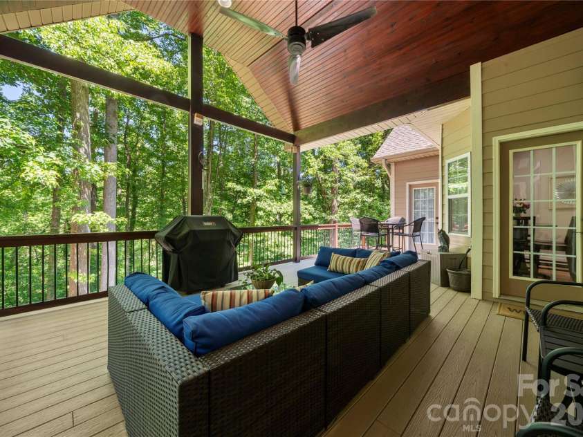 686 White Oaks Road, Mooresville, NC 28115.  MLS# CAR4377975, YatesRealty ID 25741. 