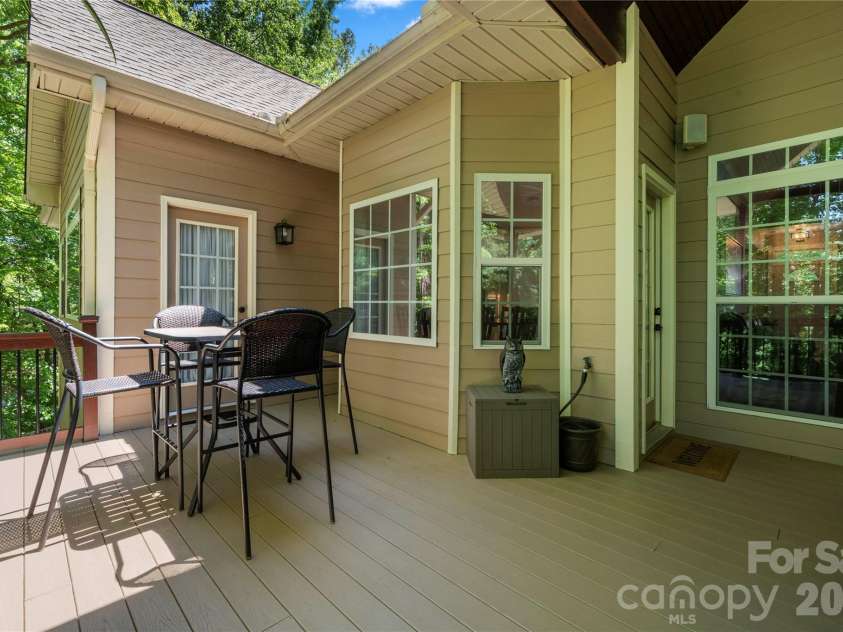 686 White Oaks Road, Mooresville, NC 28115.  MLS# CAR4377975, YatesRealty ID 25741. 