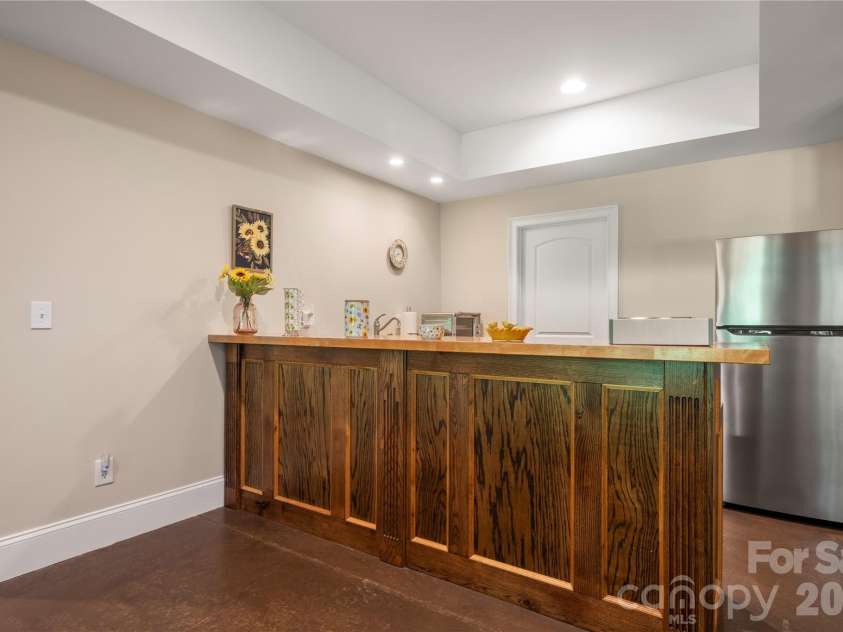 686 White Oaks Road, Mooresville, NC 28115.  MLS# CAR4377975, YatesRealty ID 25741. 