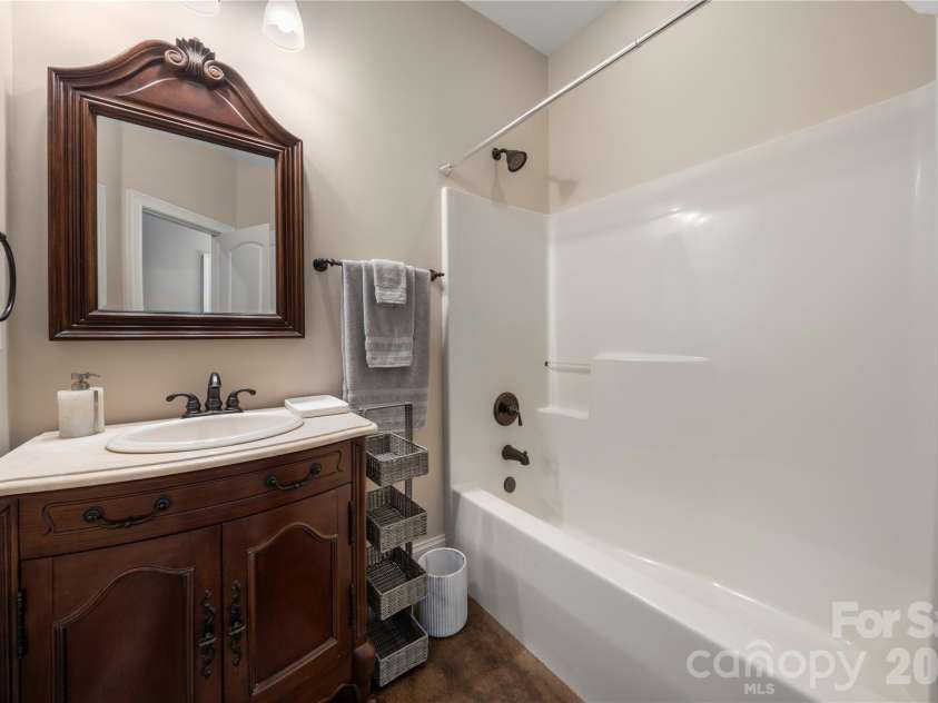 686 White Oaks Road, Mooresville, NC 28115.  MLS# CAR4377975, YatesRealty ID 25741. 