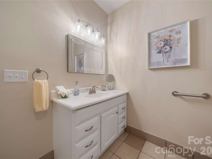 686 White Oaks Road, Mooresville, NC 28115.  MLS# CAR4377975, YatesRealty ID 25741. 