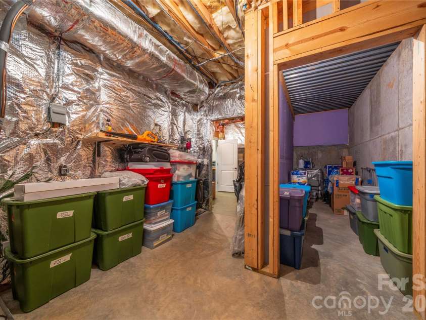 686 White Oaks Road, Mooresville, NC 28115.  MLS# CAR4377975, YatesRealty ID 25741. 