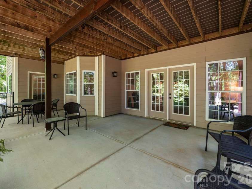 686 White Oaks Road, Mooresville, NC 28115.  MLS# CAR4377975, YatesRealty ID 25741. 