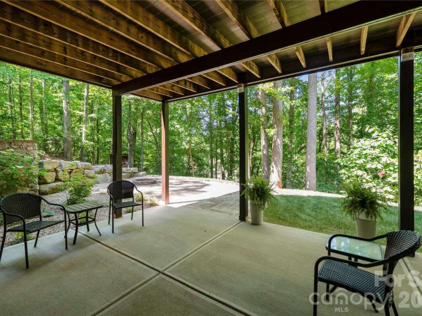 686 White Oaks Road, Mooresville, NC 28115.  MLS# CAR4377975, YatesRealty ID 25741. 