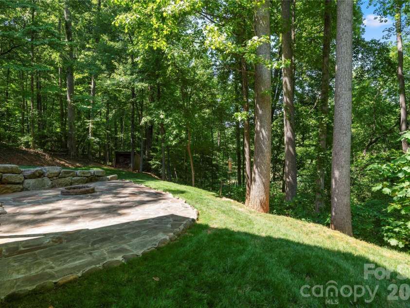 686 White Oaks Road, Mooresville, NC 28115.  MLS# CAR4377975, YatesRealty ID 25741. 