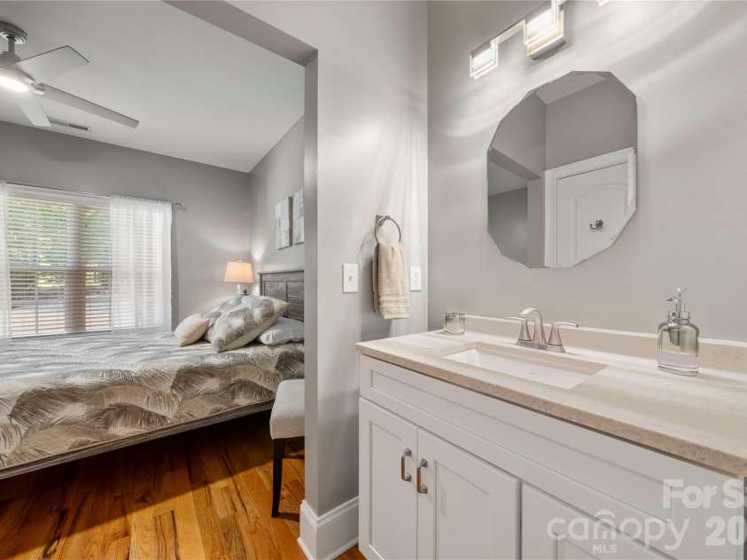 686 White Oaks Road, Mooresville, NC 28115.  MLS# CAR4377975, YatesRealty ID 25741. Jack and Jill bath