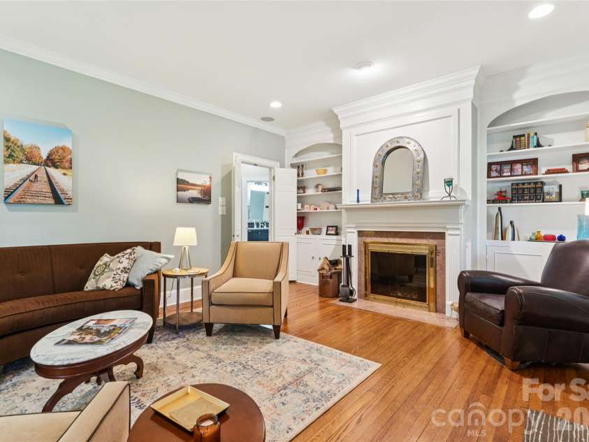 2623 Roswell Avenue, Charlotte, NC 28209.  MLS# CAR4372327, YatesRealty ID 25742. 