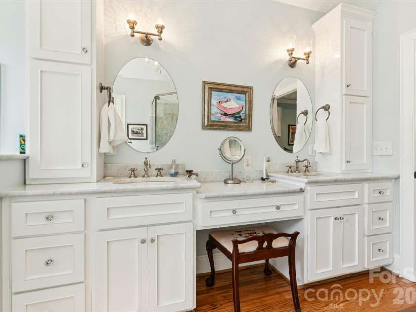 2623 Roswell Avenue, Charlotte, NC 28209.  MLS# CAR4372327, YatesRealty ID 25742. 