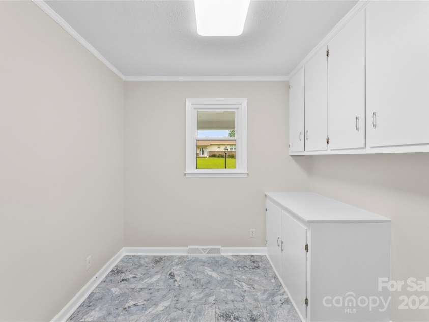 404 Kings Drive, Cherryville, NC 28021.  MLS# CAR4289866, YatesRealty ID 25743. 