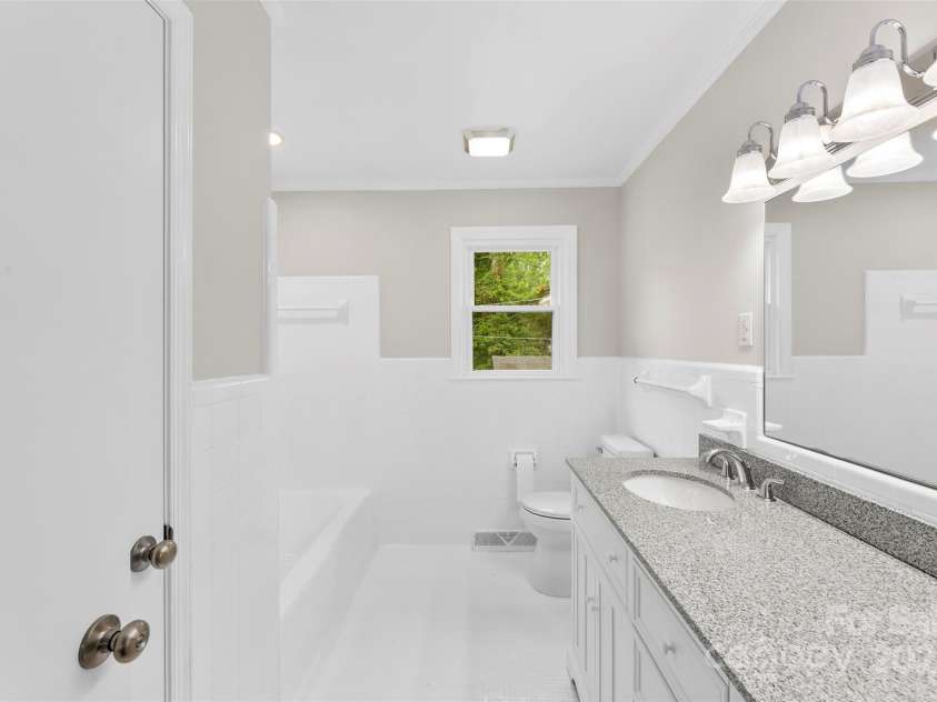 404 Kings Drive, Cherryville, NC 28021.  MLS# CAR4289866, YatesRealty ID 25743. 