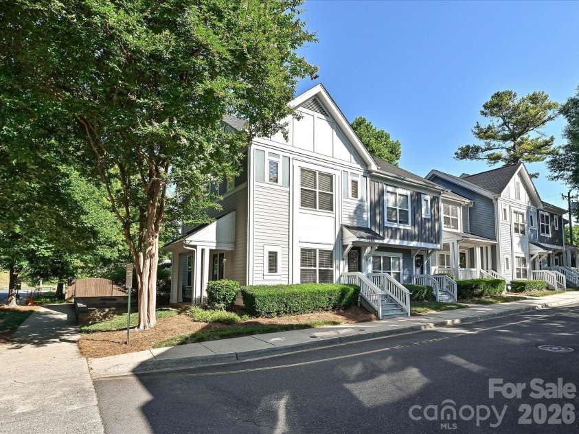 2256 Vision Drive, Charlotte, NC 28203.  MLS# CAR4384193, YatesRealty ID 25744. Welcome Home