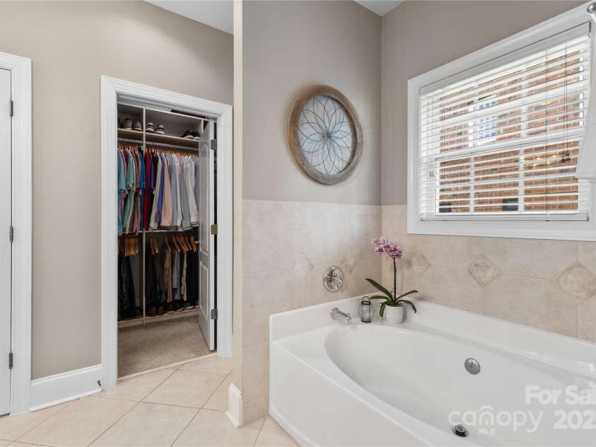 9012 Arrington Manor Place, Charlotte, NC 28277.  MLS# CAR4278027, YatesRealty ID 25745. 