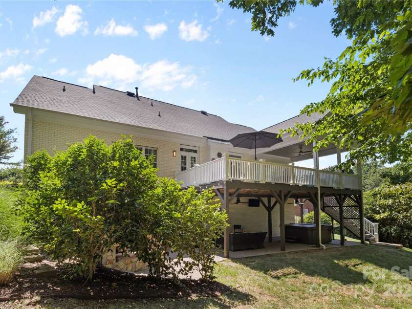 9012 Arrington Manor Place, Charlotte, NC 28277.  MLS# CAR4278027, YatesRealty ID 25745. 