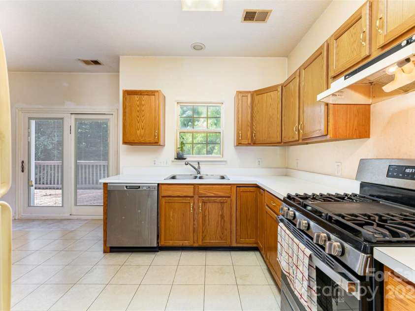 5899 Misty Forest Place, Concord, NC 28027.  MLS# CAR4275331, YatesRealty ID 25746. 