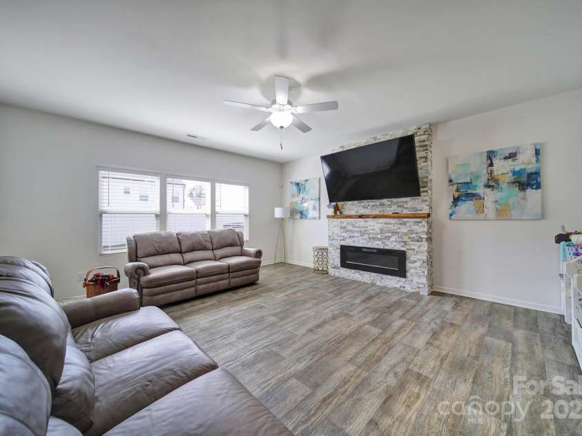 5125 Thomasville Drive, Belmont, NC 28012.  MLS# CAR4263925, YatesRealty ID 25747. 