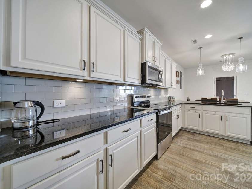 5125 Thomasville Drive, Belmont, NC 28012.  MLS# CAR4263925, YatesRealty ID 25747. 