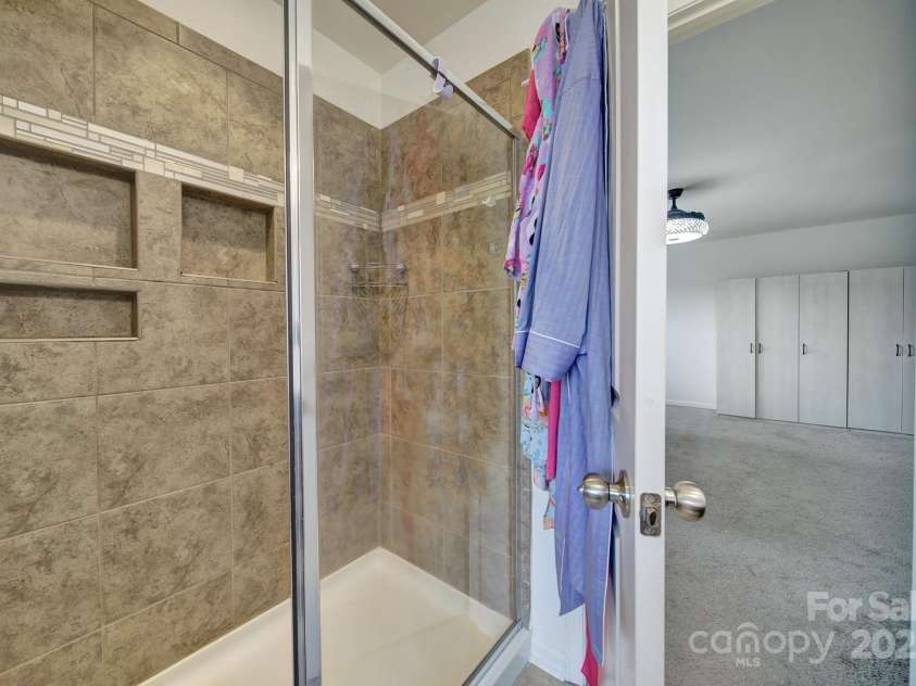 5125 Thomasville Drive, Belmont, NC 28012.  MLS# CAR4263925, YatesRealty ID 25747. 