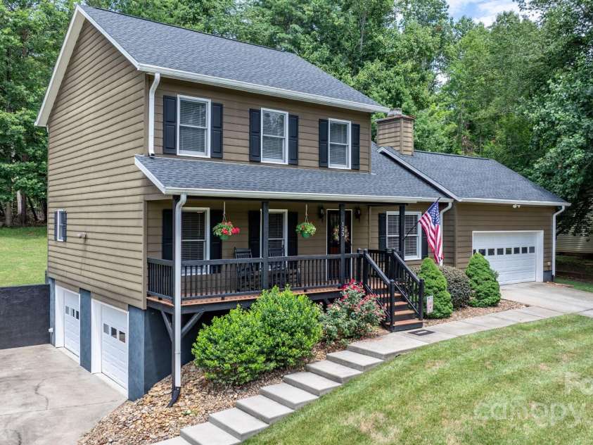 123 Clearwater Drive, Morganton, NC 28655.  MLS# CAR4280716, YatesRealty ID 25749. 