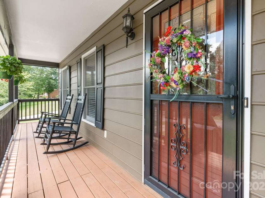 123 Clearwater Drive, Morganton, NC 28655.  MLS# CAR4280716, YatesRealty ID 25749. 