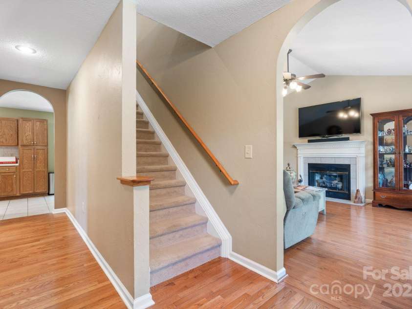 123 Clearwater Drive, Morganton, NC 28655.  MLS# CAR4280716, YatesRealty ID 25749. 