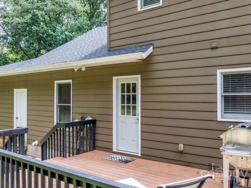 123 Clearwater Drive, Morganton, NC 28655.  MLS# CAR4280716, YatesRealty ID 25749. 