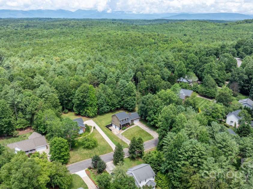123 Clearwater Drive, Morganton, NC 28655.  MLS# CAR4280716, YatesRealty ID 25749. 