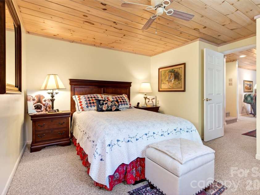 334 Harbor Lake Road, Newland, NC 28657.  MLS# CAR4377588, YatesRealty ID 25749. 