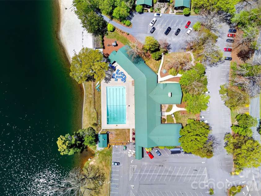 334 Harbor Lake Road, Newland, NC 28657.  MLS# CAR4377588, YatesRealty ID 25749. 