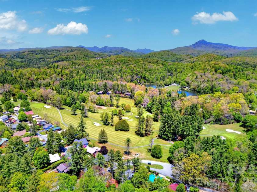 334 Harbor Lake Road, Newland, NC 28657.  MLS# CAR4377588, YatesRealty ID 25749. 