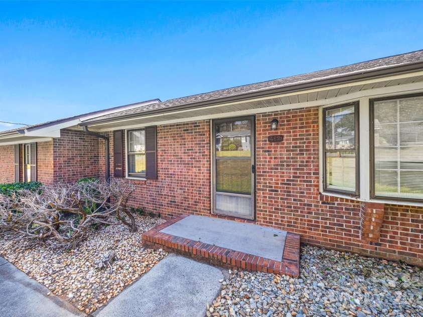 462 Kimbrell Street, Rock Hill, SC 29730.  MLS# CAR4303109, YatesRealty ID 2575. 