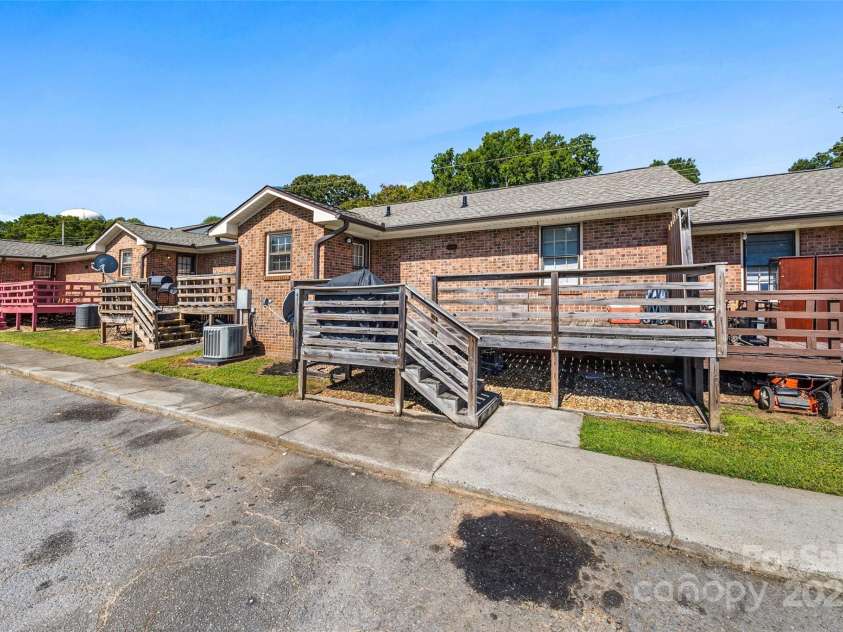 462 Kimbrell Street, Rock Hill, SC 29730.  MLS# CAR4303109, YatesRealty ID 2575. 