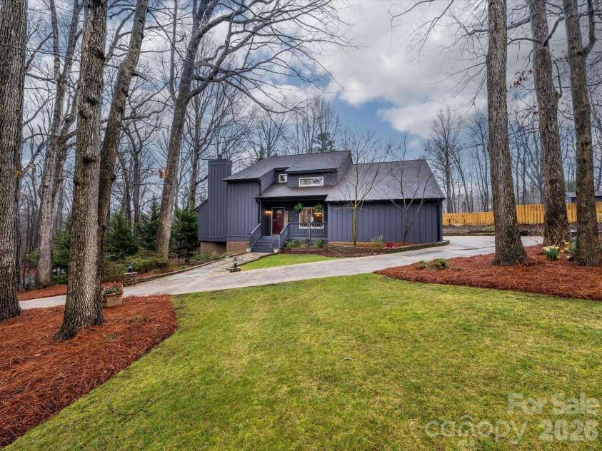 5232 Begonia Drive, Charlotte, NC 28215.  MLS# CAR4350341, YatesRealty ID 2575. 