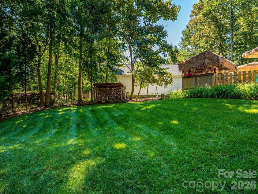 5232 Begonia Drive, Charlotte, NC 28215.  MLS# CAR4350341, YatesRealty ID 2575. 