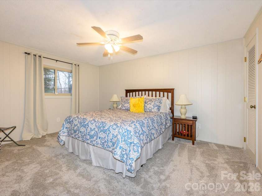 5232 Begonia Drive, Charlotte, NC 28215.  MLS# CAR4350341, YatesRealty ID 2575. 