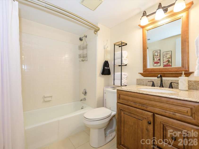 5232 Begonia Drive, Charlotte, NC 28215.  MLS# CAR4350341, YatesRealty ID 2575. 