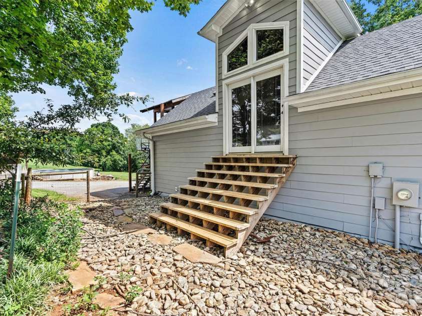3724 County Home Road, Conover, NC 28613.  MLS# CAR4275725, YatesRealty ID 25751. Side Entry