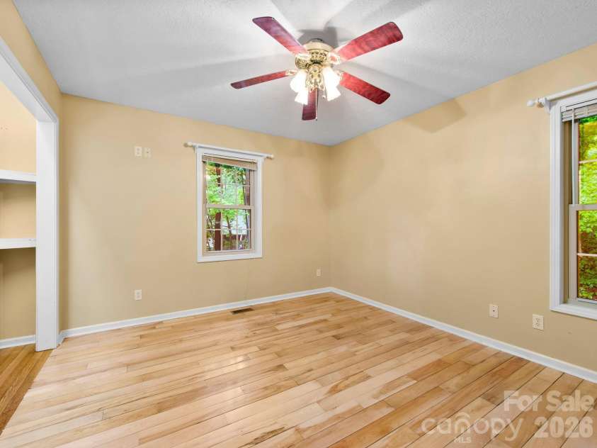 37 Leatherwood Drive, Candler, NC 28715.  MLS# CAR4376131, YatesRealty ID 25753. 3rd Bedroom