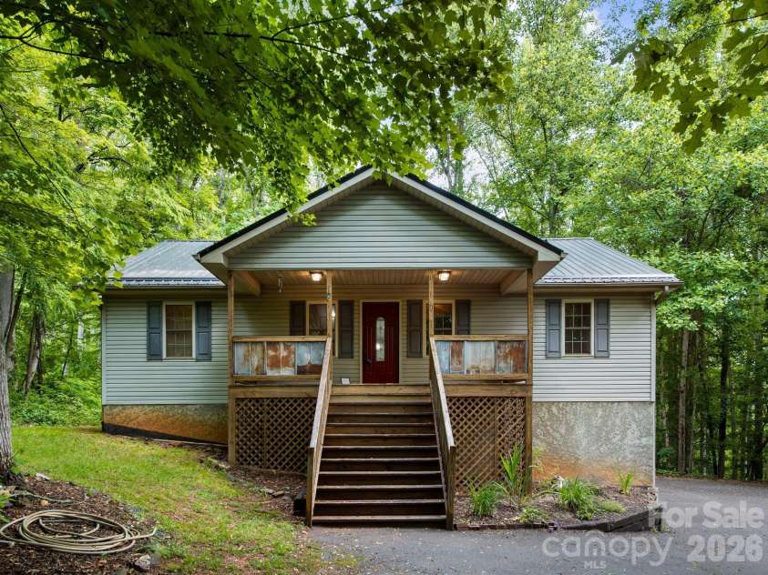 37 Leatherwood Drive, Candler, NC 28715.  MLS# CAR4376131, YatesRealty ID 25753. 