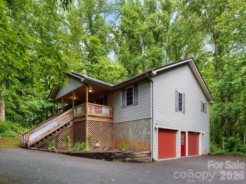 37 Leatherwood Drive, Candler, NC 28715.  MLS# CAR4376131, YatesRealty ID 25753. 