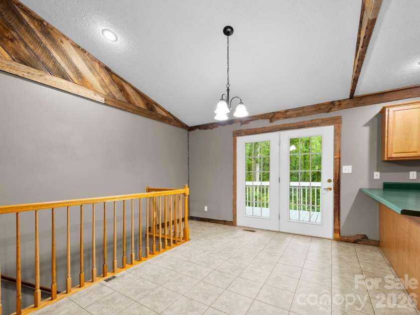 37 Leatherwood Drive, Candler, NC 28715.  MLS# CAR4376131, YatesRealty ID 25753. 