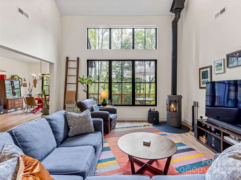 244 Barebridge Drive, Burnsville, NC 28714.  MLS# CAR4279685, YatesRealty ID 25755. 