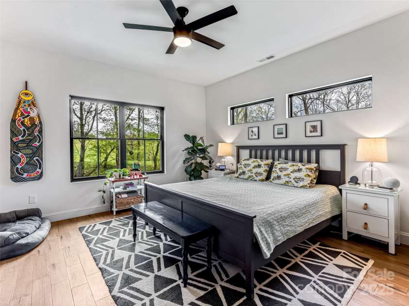 244 Barebridge Drive, Burnsville, NC 28714.  MLS# CAR4279685, YatesRealty ID 25755. 