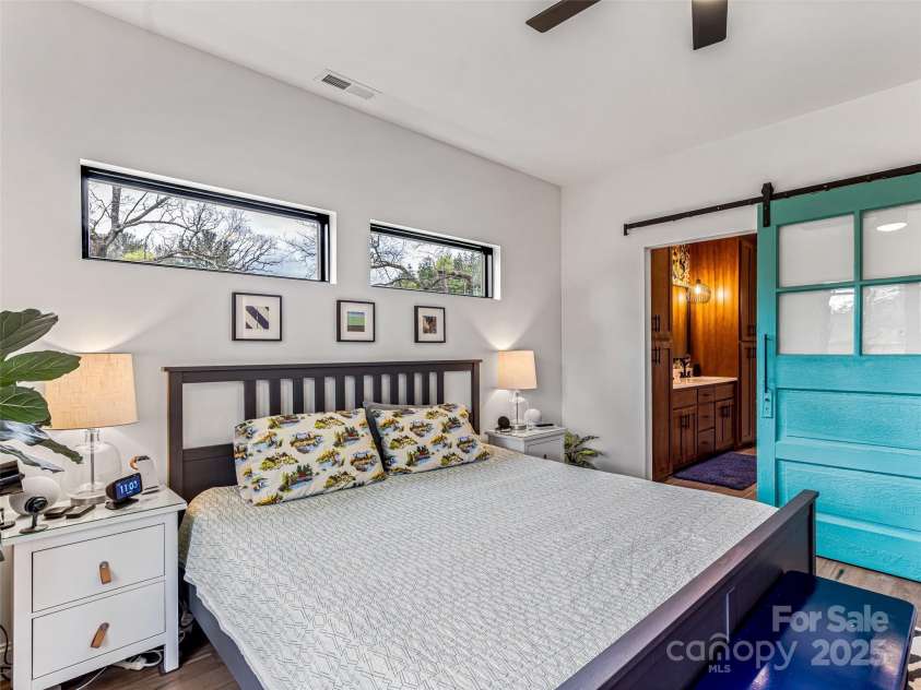 244 Barebridge Drive, Burnsville, NC 28714.  MLS# CAR4279685, YatesRealty ID 25755. 