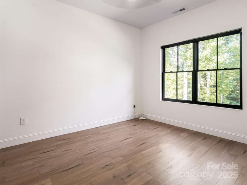 244 Barebridge Drive, Burnsville, NC 28714.  MLS# CAR4279685, YatesRealty ID 25755. 